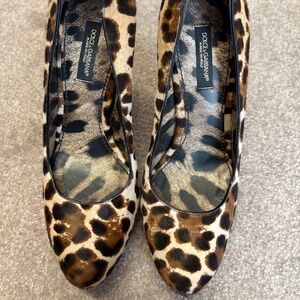 Dolce and Gabbana leopard print, genuine pony hair pumps heels size 35